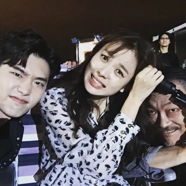 Gambar Lee Jong Suk dan Han Hyo Joo sebagai pemeran utama W Two Worlds