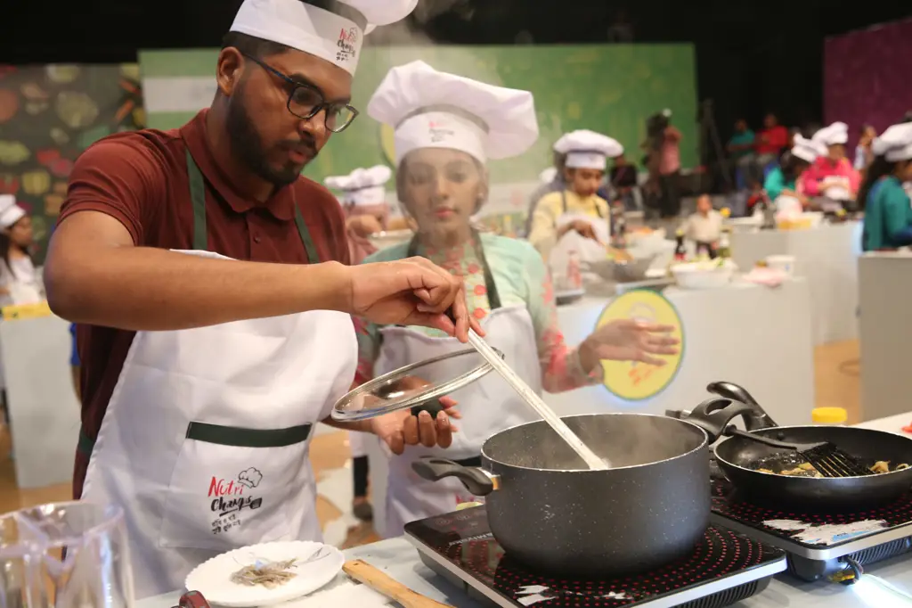 Gambar adegan kompetisi memasak di Totsuki Culinary Academy