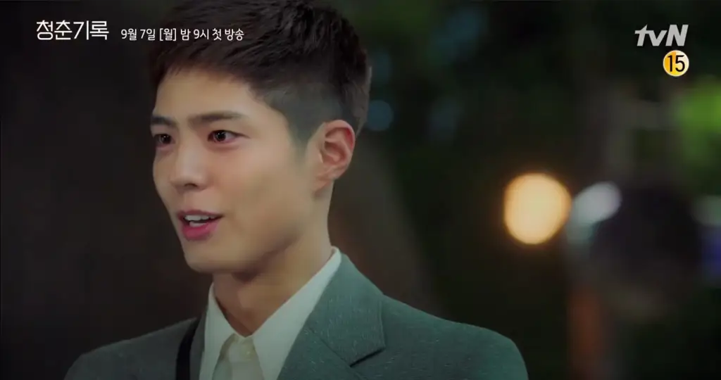 Park Bo Gum dan Park So Dam dalam adegan Record of Youth