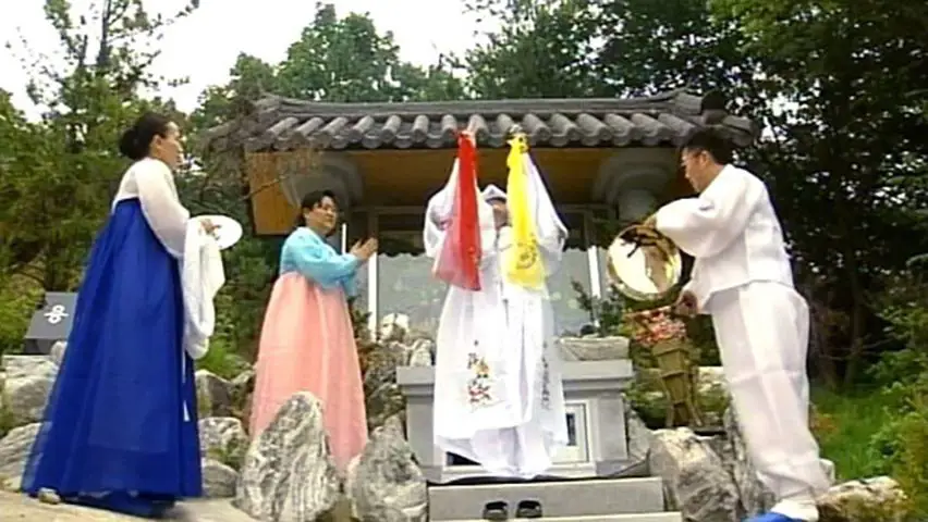 Alat-alat ritual dukun Korea