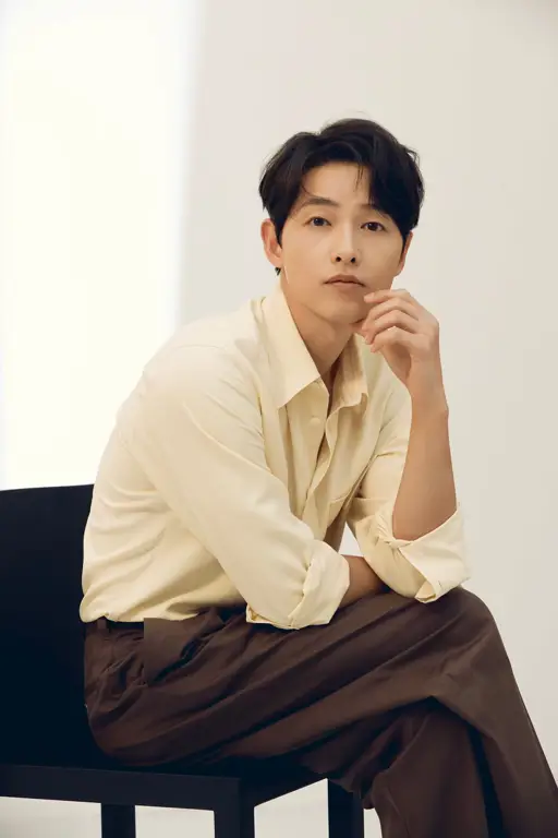 Song Joong Ki sebagai Vincenzo Cassano