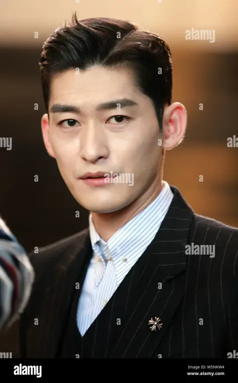 Zhang Han menerima penghargaan