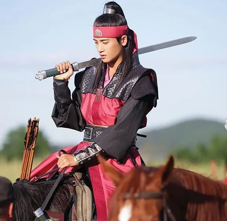 Kostum-kostum dalam drama Korea Hwarang