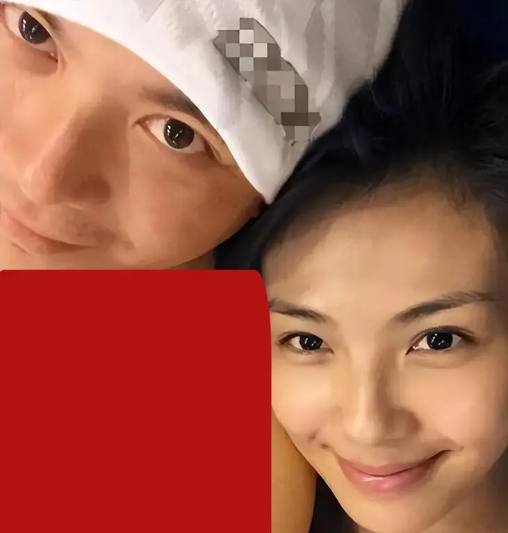 Liu Tao bersama keluarganya