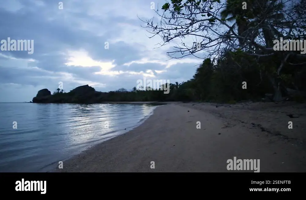 Pantai di pulau terpencil