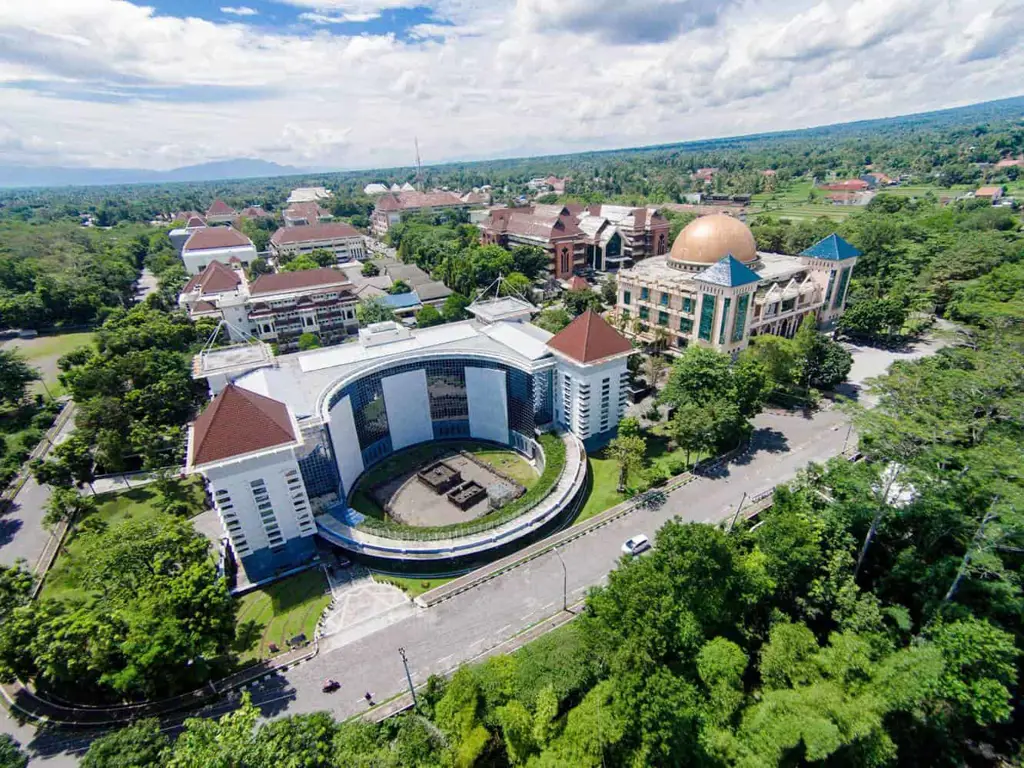 Kampus universitas di Indonesia