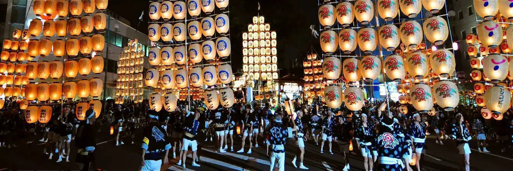 Gambar festival budaya Jepang yang meriah