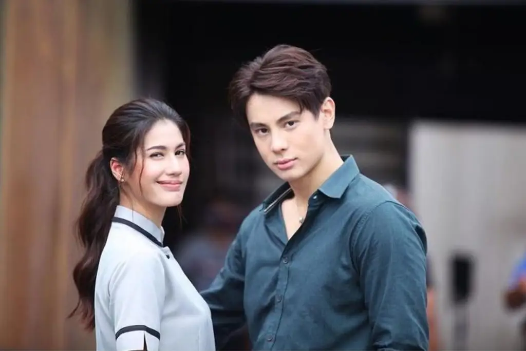 Adegan romantis dari drama Thailand BTTH