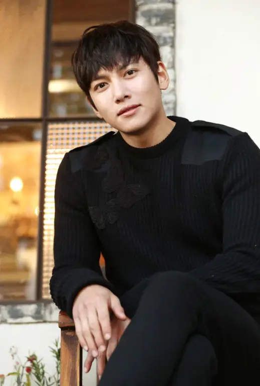 Foto Ji Chang Wook sebagai Kim Je Ha dalam drama The K2