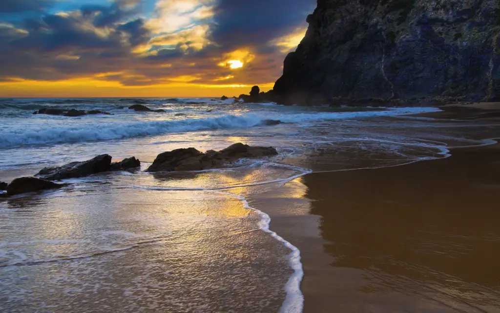 Pemandangan pantai yang indah