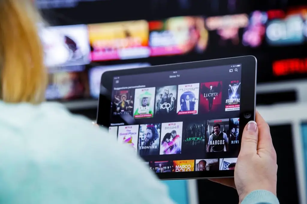 Membandingkan situs streaming film legal dan ilegal