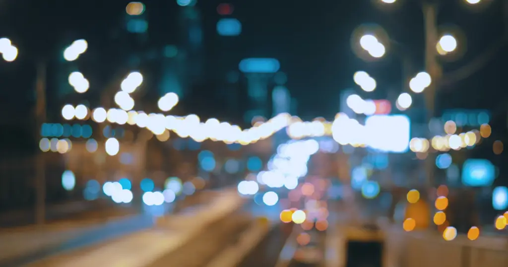 Gambar time lapse kota yang menunjukkan perkembangan kota dari waktu ke waktu