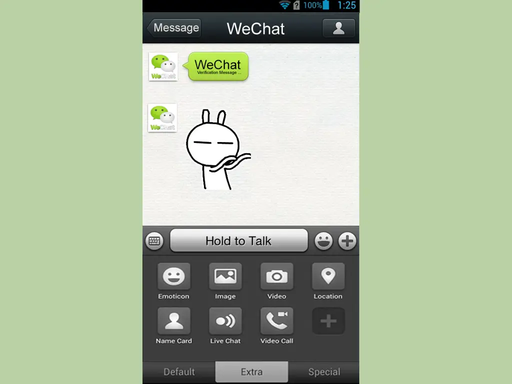 Orang-orang menggunakan WeChat