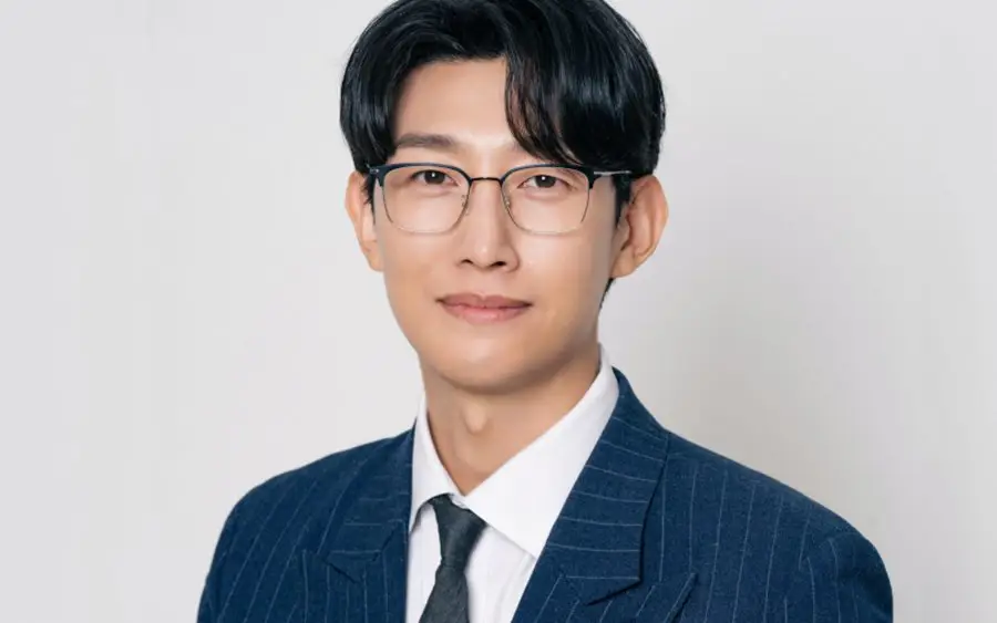 Kang Ki Young bersama penggemarnya