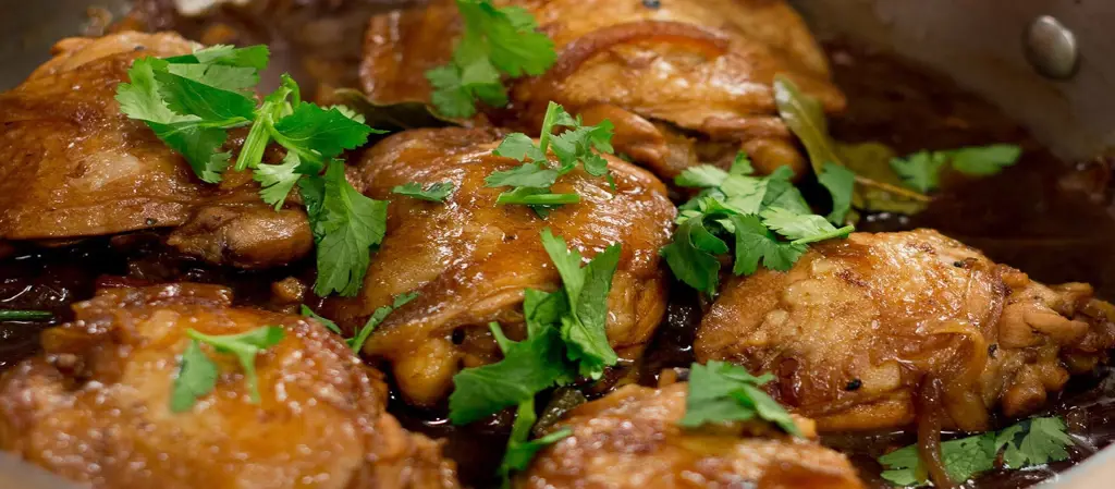 Gambar hidangan Adobo Filipina