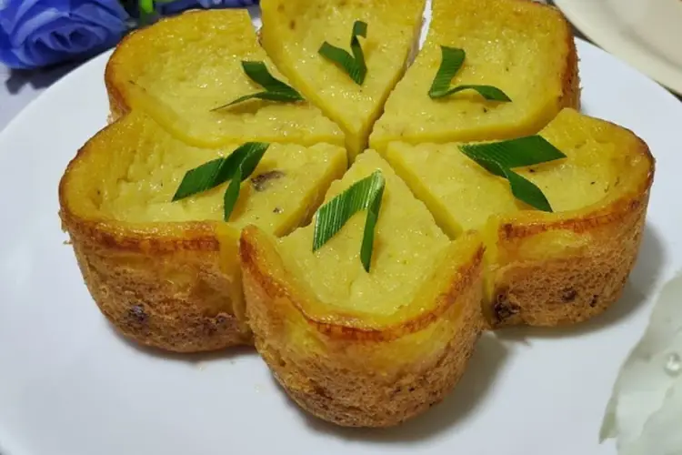 Berbagai macam variasi kue bingke dengan berbagai topping dan rasa